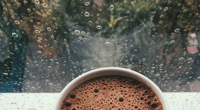 Why drinking hot chocolate makes you beautiful